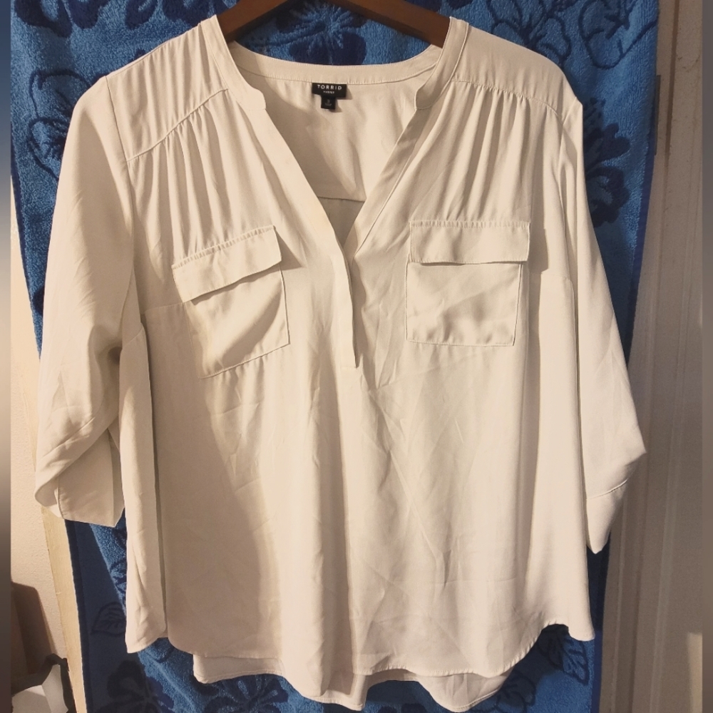 Harper top Torrid size 3